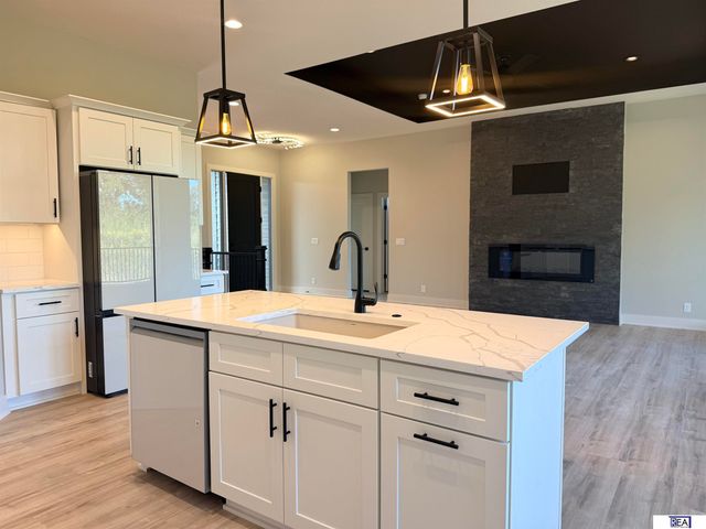 12511 S 87 Avenue, Papillion, NE 68046