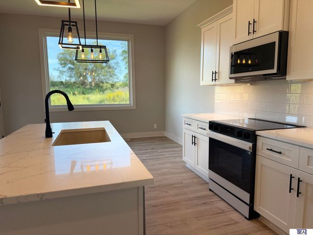 12511 S 87 Avenue, Papillion, NE 68046