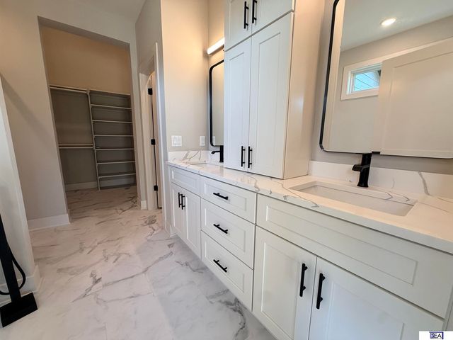 12511 S 87 Avenue, Papillion, NE 68046