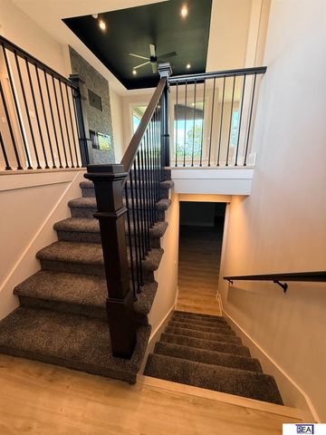 12511 S 87 Avenue, Papillion, NE 68046