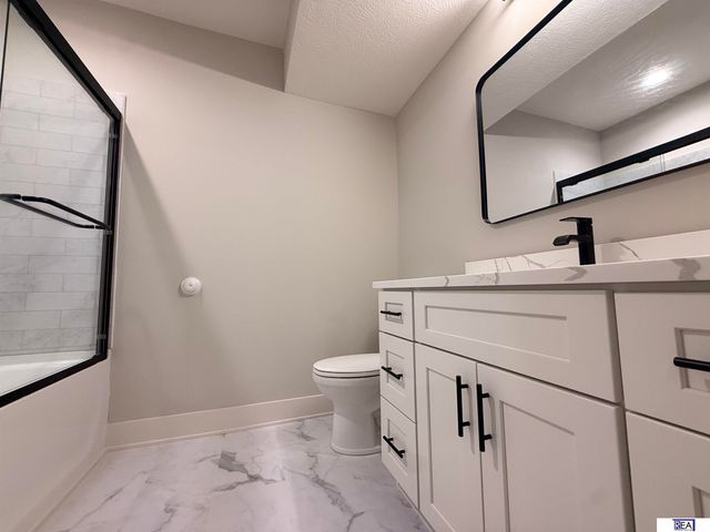 12511 S 87 Avenue, Papillion, NE 68046
