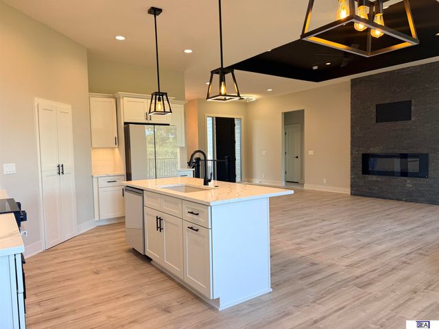 12511 S 87 Avenue, Papillion, NE 68046