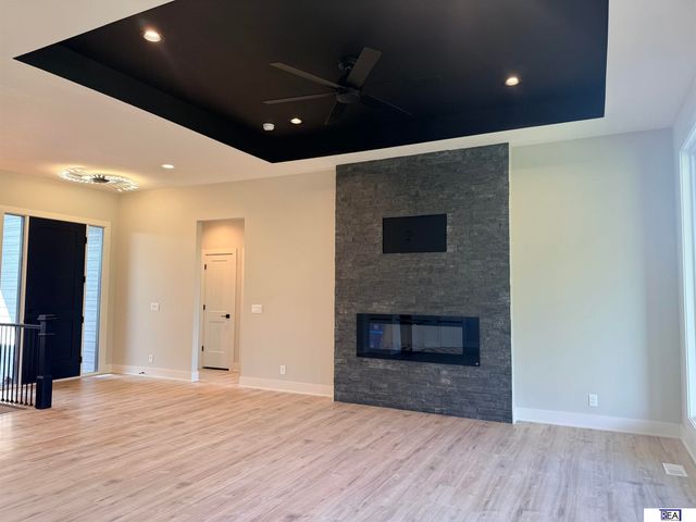 12511 S 87 Avenue, Papillion, NE 68046