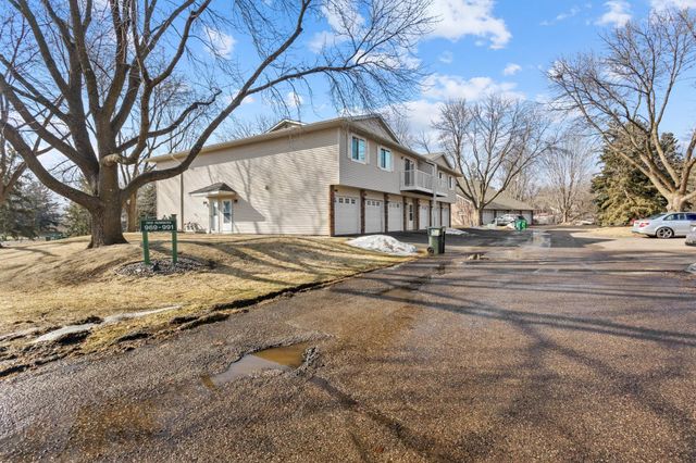 975 Pondview Court, Vadnais Heights, MN 55127