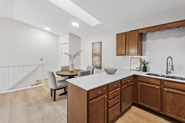 975 Pondview Court, Vadnais Heights, MN 55127