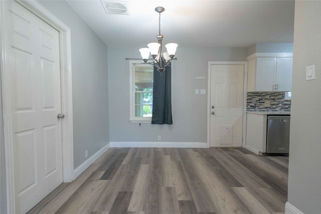 1209 E Lovers Lane, Arlington, TX 76010