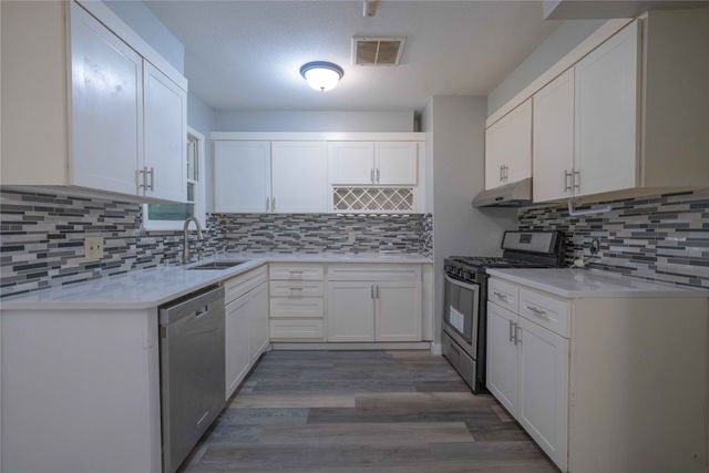 1209 E Lovers Lane, Arlington, TX 76010
