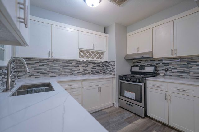 1209 E Lovers Lane, Arlington, TX 76010