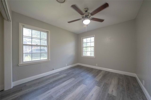 1209 E Lovers Lane, Arlington, TX 76010