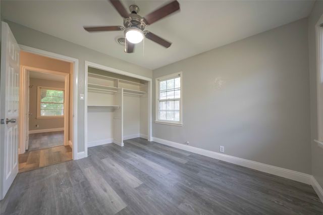 1209 E Lovers Lane, Arlington, TX 76010