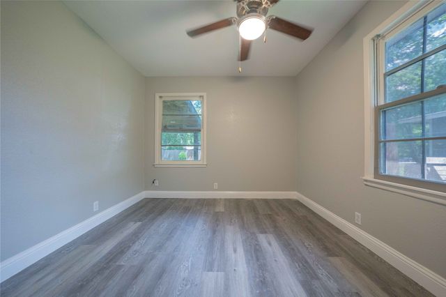 1209 E Lovers Lane, Arlington, TX 76010
