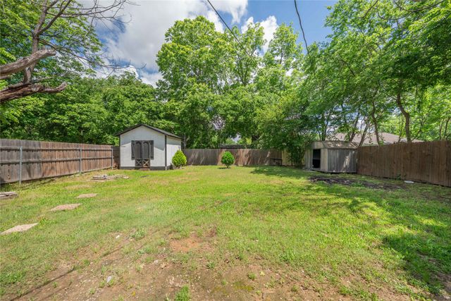 1209 E Lovers Lane, Arlington, TX 76010