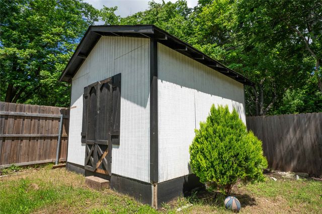1209 E Lovers Lane, Arlington, TX 76010