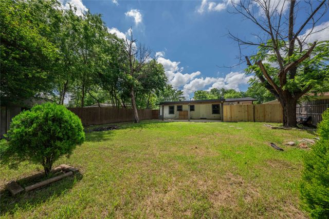 1209 E Lovers Lane, Arlington, TX 76010