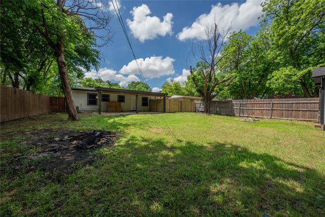 1209 E Lovers Lane, Arlington, TX 76010