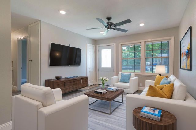 1209 E Lovers Lane, Arlington, TX 76010