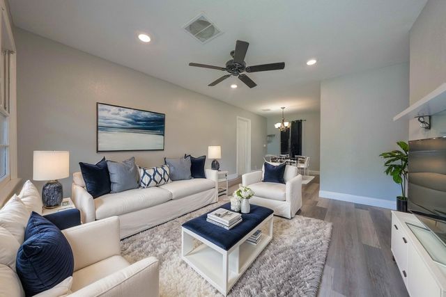 1209 E Lovers Lane, Arlington, TX 76010