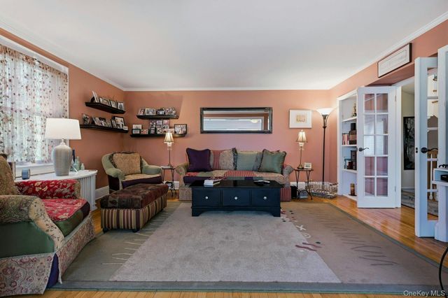 126 Cove Road, Oyster Bay Cove, NY 11771