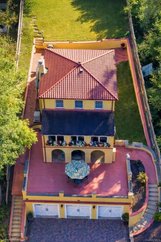 126 Cove Road, Oyster Bay Cove, NY 11771