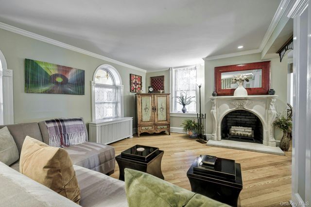 126 Cove Road, Oyster Bay Cove, NY 11771