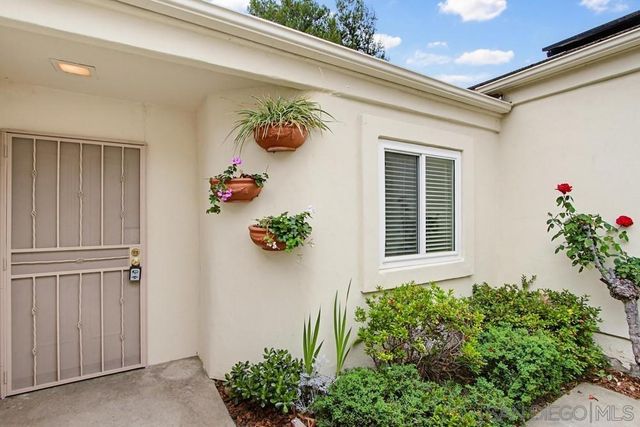 29549 Circle R Greens Dr., Escondido, CA 92026