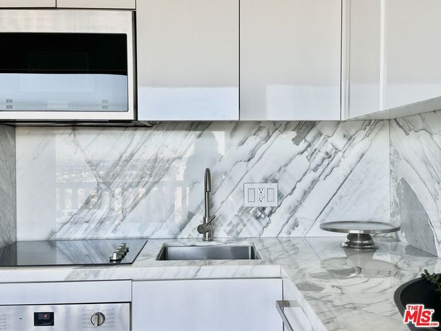 999 N Doheny Drive 1005, West Hollywood, CA 90069