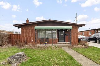 30124 Garry Avenue, Madison Heights, MI 48071