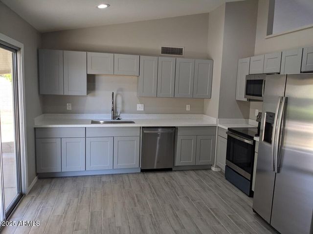 7231 W SIERRA Street, Peoria, AZ 85345