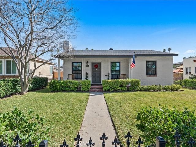 1018 N San Gabriel Avenue, Azusa, CA 91702