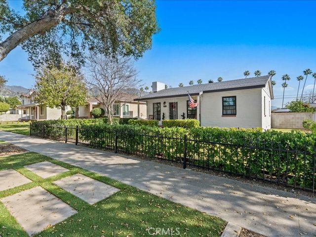 1018 N San Gabriel Avenue, Azusa, CA 91702