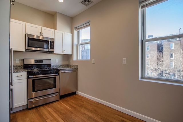 28-30 Cooper St 1, Boston, MA 02113