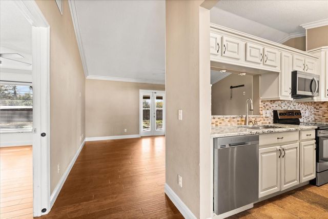 2728 BAYVIEW DRIVE, Eustis, FL 32726