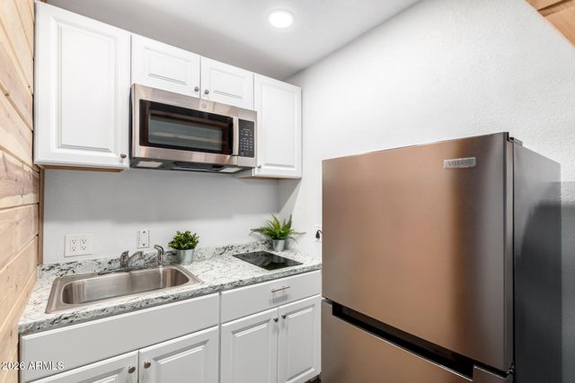 5561 N GOLD Drive, Apache Junction, AZ 85120