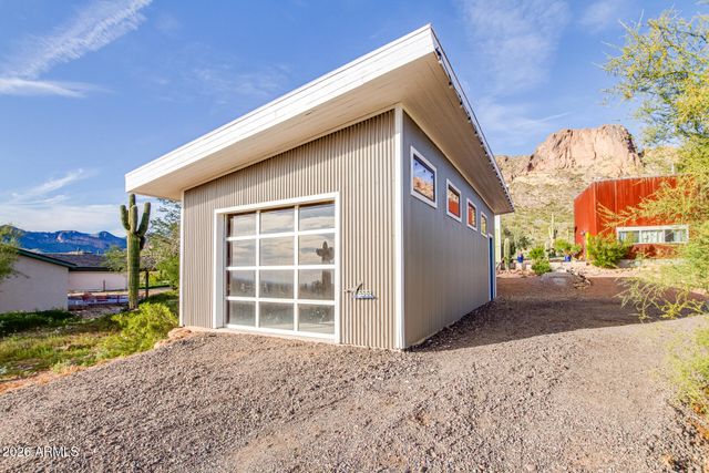 5561 N GOLD Drive, Apache Junction, AZ 85120