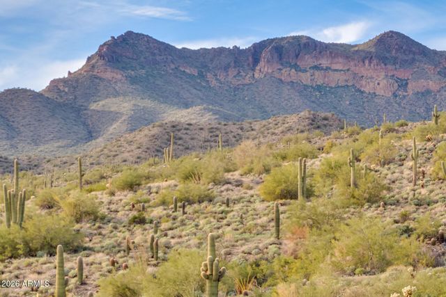 5561 N GOLD Drive, Apache Junction, AZ 85120