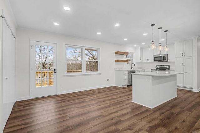 6313 Iroquois Dr, North Little Rock, AR 72116