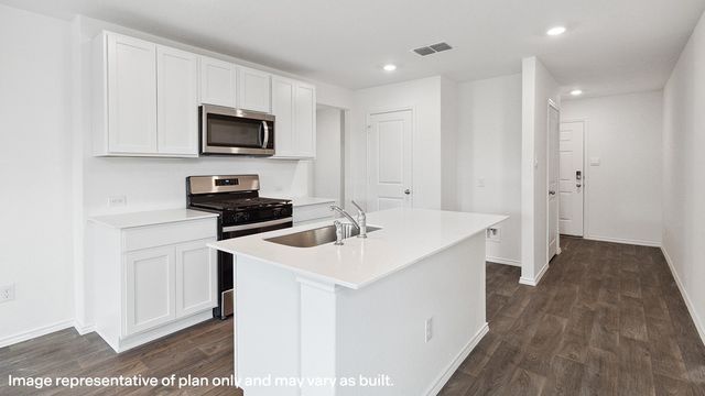 105 Choctaw Drive, Leonard, TX 75452