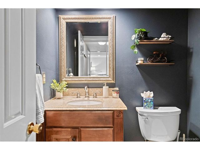 5933 S Florence Ct, Englewood, CO 80111