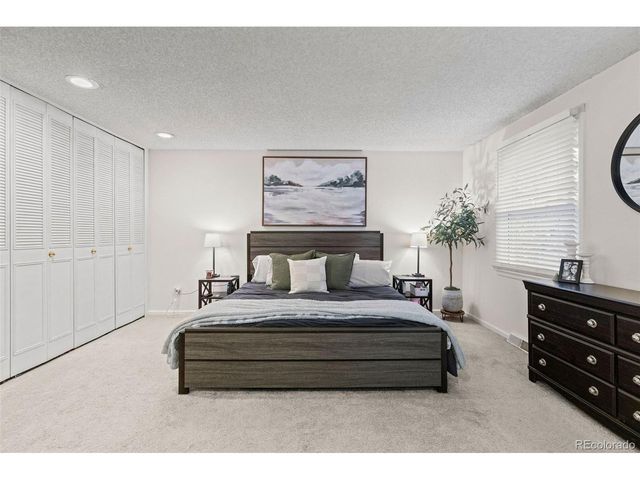 5933 S Florence Ct, Englewood, CO 80111