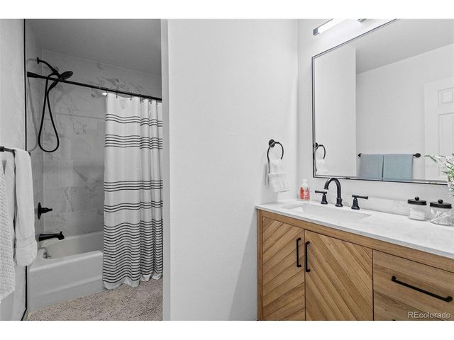 5933 S Florence Ct, Englewood, CO 80111