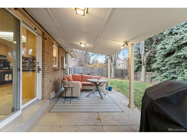 5933 S Florence Ct, Englewood, CO 80111