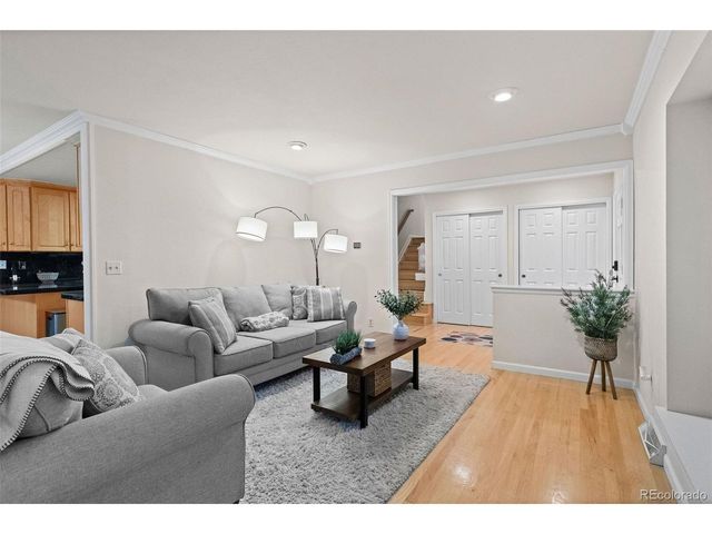 5933 S Florence Ct, Englewood, CO 80111