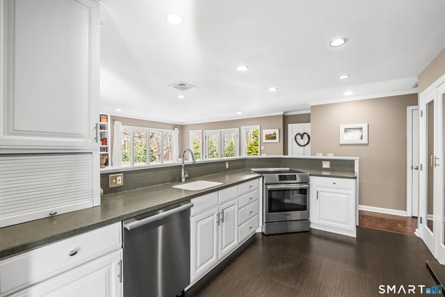 35 Blue Ridge Road, Ridgefield, CT 06877