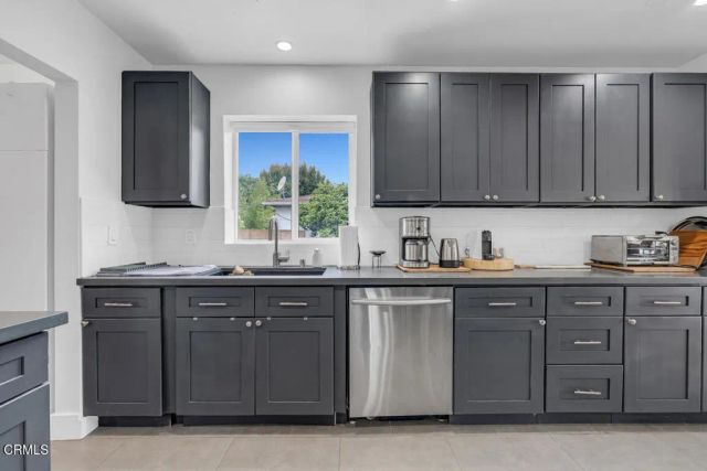 5614 Coliseum Street, Los Angeles, CA 90016