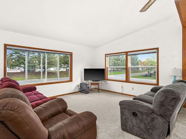63 S Elder Dr., Duluth, MN 55810