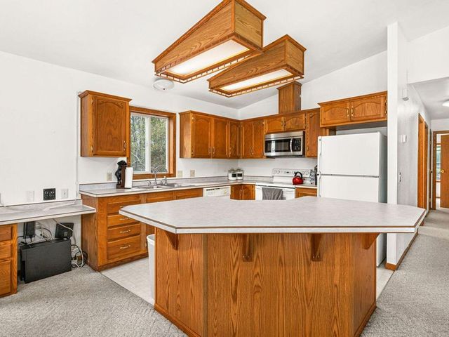 63 S Elder Dr., Duluth, MN 55810