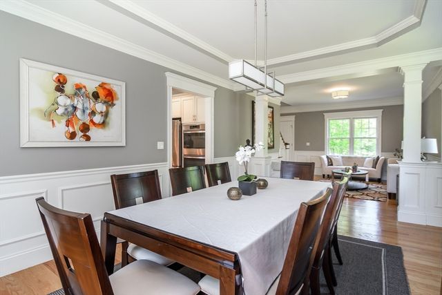 2 Hunters Ln, Natick, MA 01760