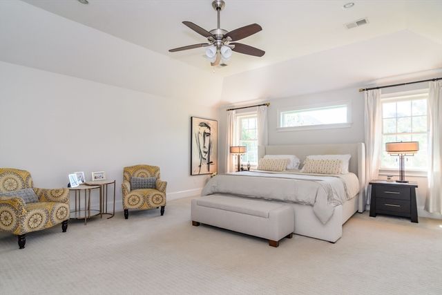 2 Hunters Ln, Natick, MA 01760