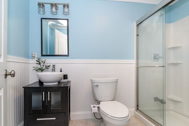 2 Hunters Ln, Natick, MA 01760