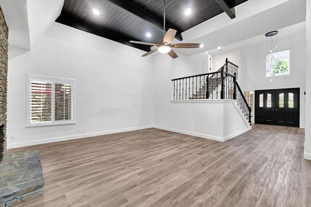 2828 W Compton Court, Fresno, CA 93711